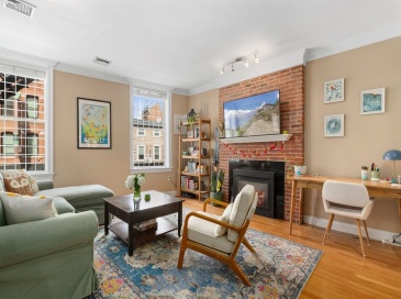 371 Hanover St, Boston, Massachusetts, 1 Bedroom Bedrooms, 3 Rooms Rooms,1 BathroomBathrooms,Residential,For Sale,Hanover St,73502694