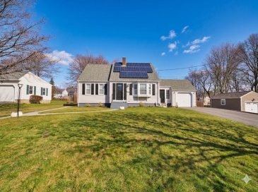 340 Kaufman Rd, Somerset, Massachusetts, 3 Bedrooms Bedrooms, 7 Rooms Rooms,3.5 BathroomsBathrooms,Residential,For Sale,Kaufman Rd,73495448