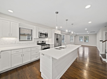 37 Bay State Road, Quincy, Massachusetts, 3 Bedrooms Bedrooms, 7 Rooms Rooms,2 BathroomsBathrooms,Residential,For Sale,Bay State Road,73504197