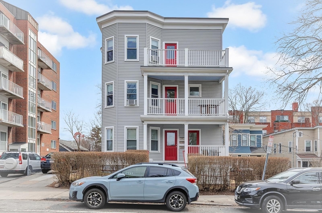 72 - 74 Park Street, Somerville, Massachusetts, 7 Bedrooms Bedrooms, 16 Rooms Rooms,3 BathroomsBathrooms,Residential Income,For Sale,Park Street,73494877