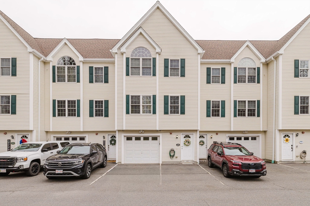 16 Clifton Street, Taunton, Massachusetts, 2 Bedrooms Bedrooms, 5 Rooms Rooms,2.5 BathroomsBathrooms,Residential,For Sale,Clifton Street,73536702