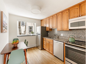 5 Centre Street, Cambridge, Massachusetts, 2 Bedrooms Bedrooms, 4 Rooms Rooms,1 BathroomBathrooms,Residential Lease,For Rent,Centre Street,73536722 5 Centre Street, Cambridge, Massachusetts, 2 Bedrooms Bedrooms, 4 Rooms Rooms,1 BathroomBathrooms,Residential Lease,For Rent,Centre Street,73536722