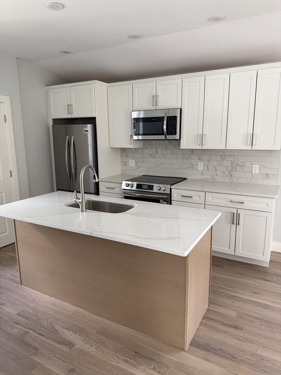 95 Prospect Street, Wakefield, Massachusetts, 1 Bedroom Bedrooms, 4 Rooms Rooms,1 BathroomBathrooms,Residential Lease,For Rent,Prospect Street,73536718