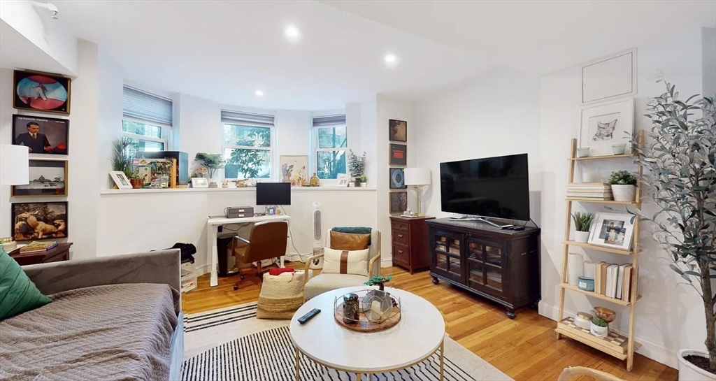 289 Beacon, Boston, Massachusetts, 3 Rooms Rooms,1 BathroomBathrooms,Residential Lease,For Rent,Beacon,73536738