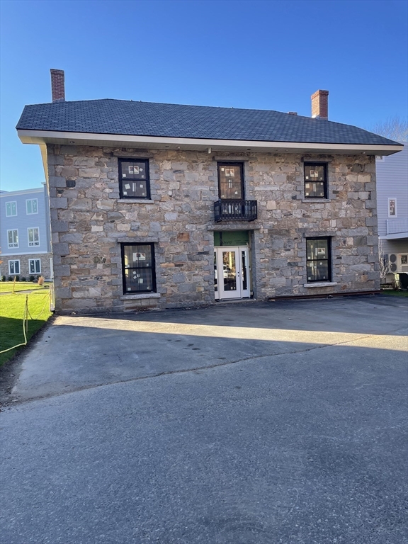 225 Middlesex Turnpike, Burlington, Massachusetts, 3 Bedrooms Bedrooms, 7 Rooms Rooms,2.5 BathroomsBathrooms,Residential,For Sale,Middlesex Turnpike,73536685