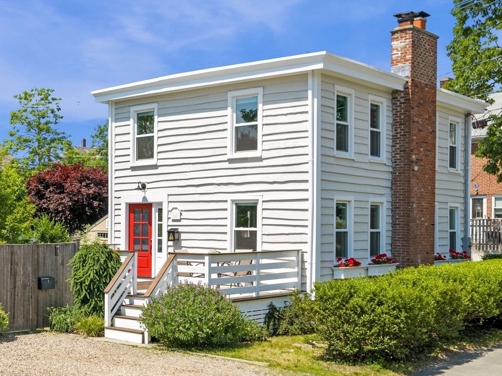1 Red Frank Ln, Marblehead, Massachusetts, 2 Bedrooms Bedrooms, 6 Rooms Rooms,1.5 BathroomsBathrooms,Residential,For Sale,Red Frank Ln,73536643