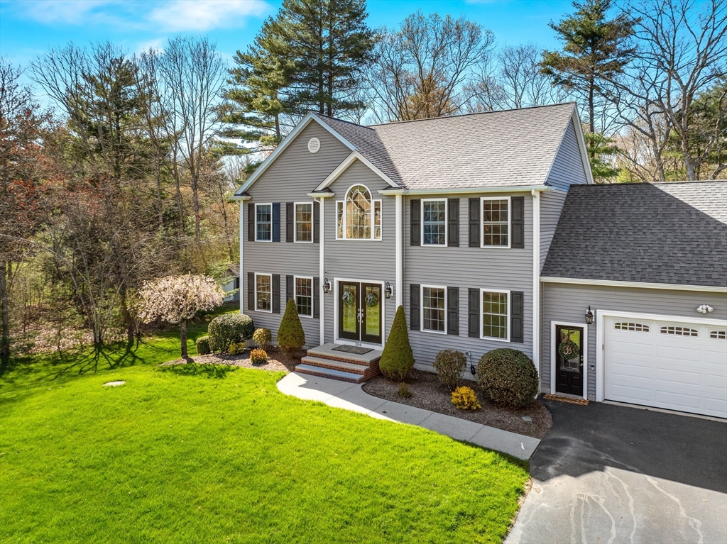 206 Burnside, Seekonk, Massachusetts, 4 Bedrooms Bedrooms, 11 Rooms Rooms,3.5 BathroomsBathrooms,Residential,For Sale,Burnside,73509414