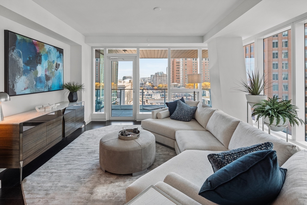 150 Seaport Blvd, Boston, Massachusetts, 2 Bedrooms Bedrooms, 6 Rooms Rooms,2.5 BathroomsBathrooms,Residential,For Sale,Seaport Blvd,73536773