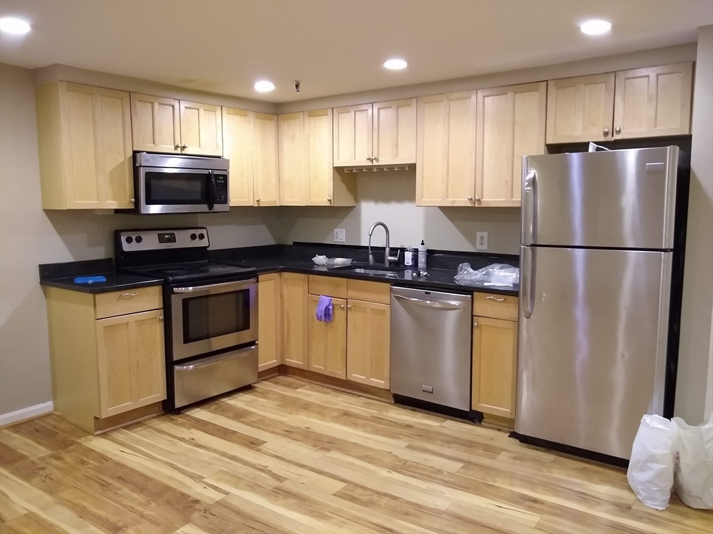 25 Saint Stephen, Boston, Massachusetts, 2 Bedrooms Bedrooms, 4 Rooms Rooms,1 BathroomBathrooms,Residential Lease,For Rent,Saint Stephen,73536782