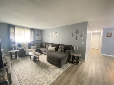 15 Weld Street, Framingham, Massachusetts, 2 Bedrooms Bedrooms, 5 Rooms Rooms,1 BathroomBathrooms,Residential,For Sale,Weld Street,73536789