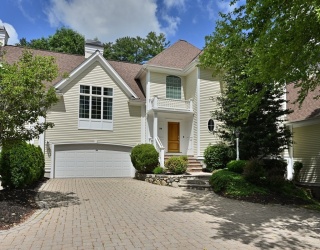24 Bobby Jones Dr., Andover, Massachusetts, 2 Bedrooms Bedrooms, 5 Rooms Rooms,2.5 BathroomsBathrooms,Residential,For Sale,Bobby Jones Dr.,73536767