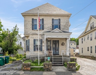 654 School St, Lowell, Massachusetts, 4 Bedrooms Bedrooms, 11 Rooms Rooms,3 BathroomsBathrooms,Residential Income,For Sale,School St,73536802