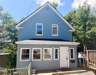 32 Rockland St, Fitchburg, Massachusetts, 3 Bedrooms Bedrooms, 4 Rooms Rooms,1 BathroomBathrooms,Residential Lease,For Rent,Rockland St,73536829