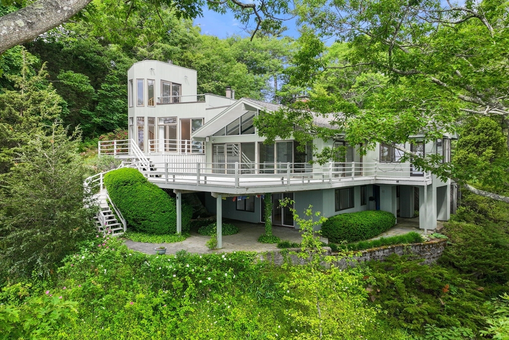 23 Ocean Street, Manchester, Massachusetts, 3 Bedrooms Bedrooms, 9 Rooms Rooms,4 BathroomsBathrooms,Residential,For Sale,Ocean Street,73536845