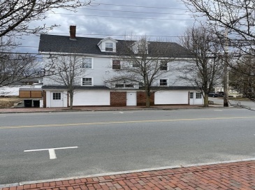 8-10 School St, Amesbury, Massachusetts, 5 Bedrooms Bedrooms, 17 Rooms Rooms,4 BathroomsBathrooms,Residential Income,For Sale,School St,73536847