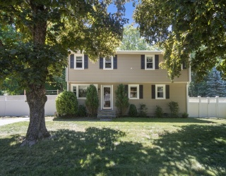 257 Elmwood St, North Attleboro, Massachusetts, 4 Bedrooms Bedrooms, 11 Rooms Rooms,2 BathroomsBathrooms,Residential,For Sale,Elmwood St,73536891