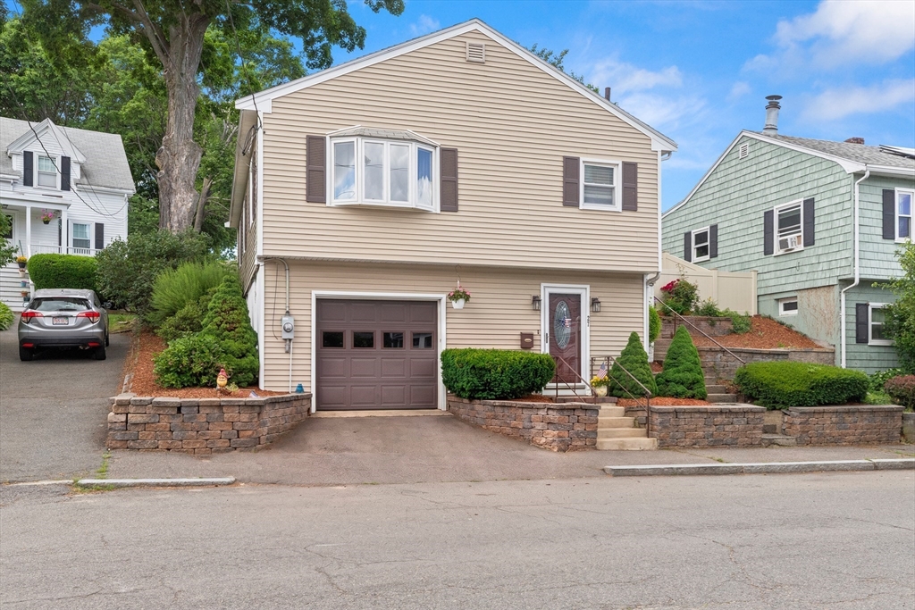 27 Woodside, Salem, Massachusetts, 3 Bedrooms Bedrooms, 6 Rooms Rooms,1 BathroomBathrooms,Residential,For Sale,Woodside,73531217