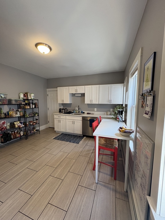 10 Greenville Street, Somerville, Massachusetts, 3 Bedrooms Bedrooms, 6 Rooms Rooms,1 BathroomBathrooms,Residential Lease,For Rent,Greenville Street,73513061