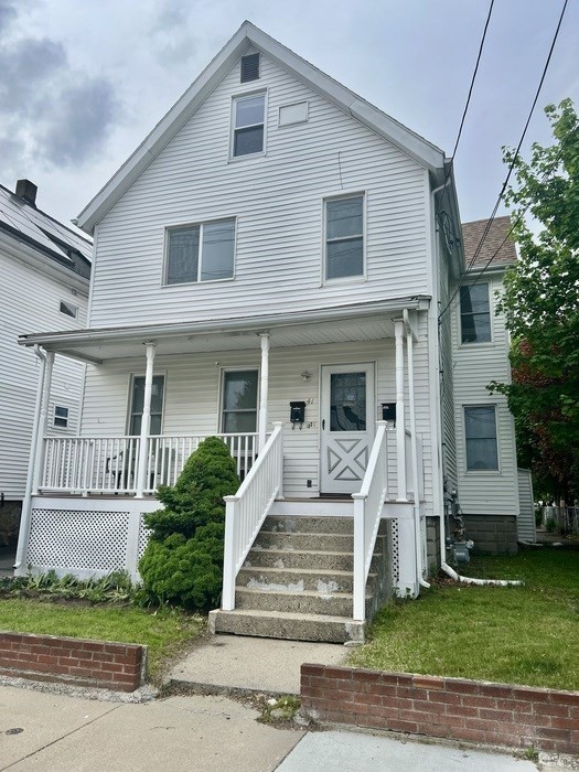 41 Avon St, Malden, Massachusetts, 3 Bedrooms Bedrooms, 7 Rooms Rooms,1 BathroomBathrooms,Residential Lease,For Rent,Avon St,73516730