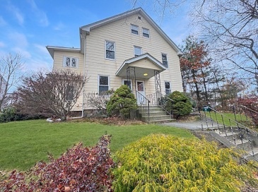 80 Delmont Ave, Worcester, Massachusetts, 2 Bedrooms Bedrooms, 5 Rooms Rooms,1 BathroomBathrooms,Residential Lease,For Rent,Delmont Ave,73508371