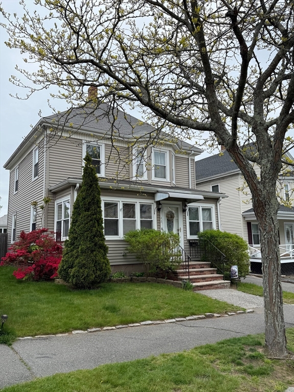 42 Dunlap St, Salem, Massachusetts, 2 Bedrooms Bedrooms, 7 Rooms Rooms,1 BathroomBathrooms,Residential,For Sale,Dunlap St,73519637