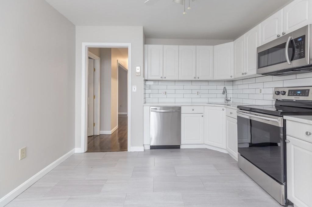 15 Aspinwall Ave, Brookline, Massachusetts, 3 Bedrooms Bedrooms, 5 Rooms Rooms,1 BathroomBathrooms,Residential Lease,For Rent,Aspinwall Ave,73536868