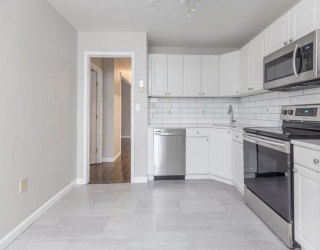 15 Aspinwall Ave, Brookline, Massachusetts, 3 Bedrooms Bedrooms, 5 Rooms Rooms,1 BathroomBathrooms,Residential Lease,For Rent,Aspinwall Ave,73536868