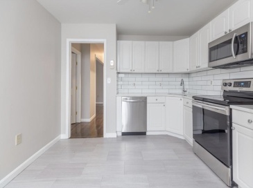 15 Aspinwall Ave, Brookline, Massachusetts, 3 Bedrooms Bedrooms, 5 Rooms Rooms,1 BathroomBathrooms,Residential Lease,For Rent,Aspinwall Ave,73536868