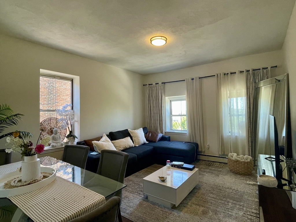 475 Dudley St, Boston, Massachusetts, 4 Bedrooms Bedrooms, 7 Rooms Rooms,1 BathroomBathrooms,Residential Lease,For Rent,Dudley St,73536910