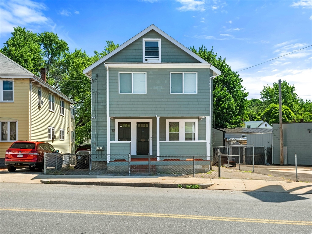 573-575 Washington Ave, Chelsea, Massachusetts, 5 Bedrooms Bedrooms, 11 Rooms Rooms,3 BathroomsBathrooms,Residential Income,For Sale,Washington Ave,73536711