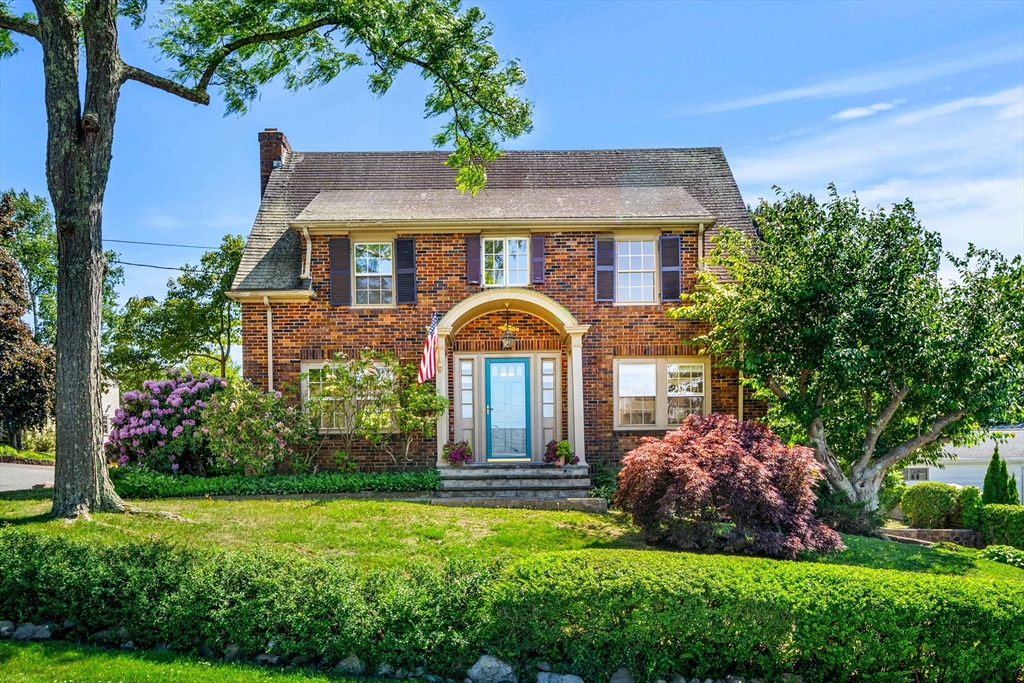 3 Vassar Road, Marblehead, Massachusetts, 3 Bedrooms Bedrooms, 6 Rooms Rooms,1.5 BathroomsBathrooms,Residential,For Sale,Vassar Road,73536947