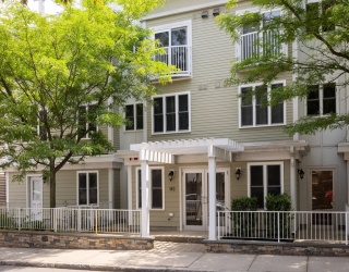 143 Cedar Street, Somerville, Massachusetts, 1 Bedroom Bedrooms, 3 Rooms Rooms,1.5 BathroomsBathrooms,Residential,For Sale,Cedar Street,73537317