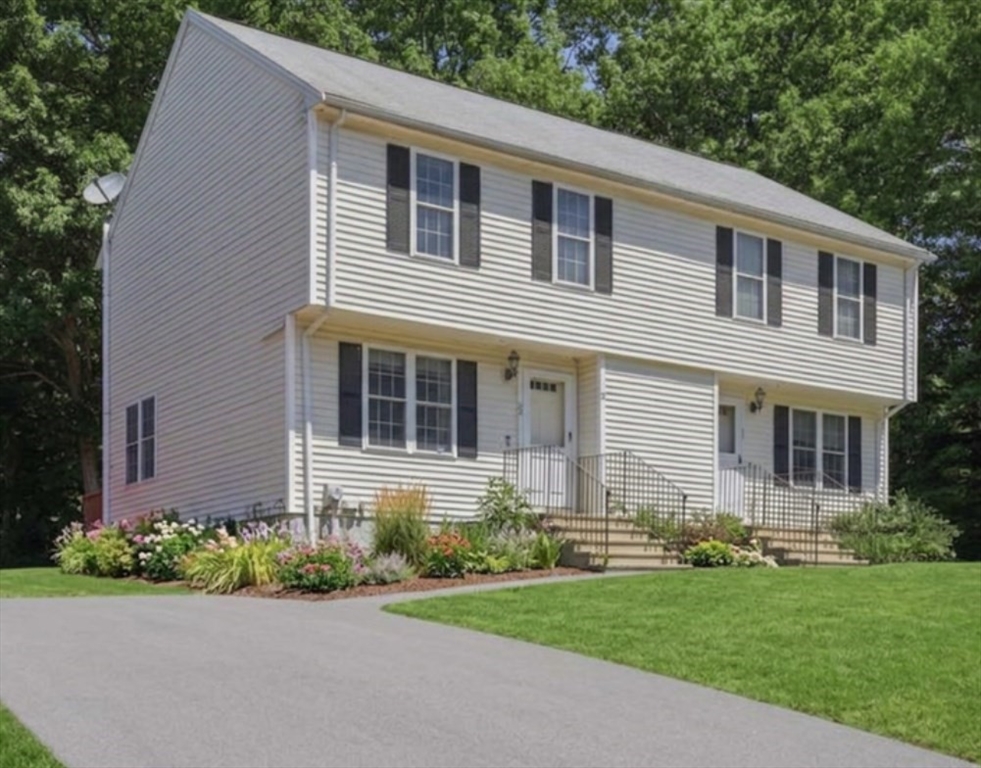 22 Sharlene Ln, Plainville, Massachusetts, 2 Bedrooms Bedrooms, 4 Rooms Rooms,1.5 BathroomsBathrooms,Residential,For Sale,Sharlene Ln,73537208