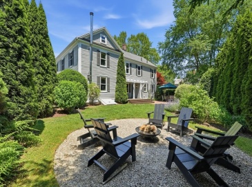 215 North St, Northampton, Massachusetts, 5 Bedrooms Bedrooms, 9 Rooms Rooms,2 BathroomsBathrooms,Residential,For Sale,North St,73536986