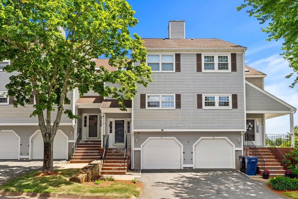4 Countryside Ln, Salem, Massachusetts, 2 Bedrooms Bedrooms, 5 Rooms Rooms,2.5 BathroomsBathrooms,Residential,For Sale,Countryside Ln,73537339