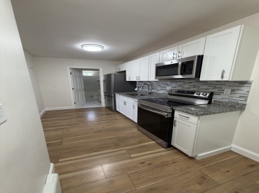13 Perkins Ave, Brockton, Massachusetts, 1 Bedroom Bedrooms, 3 Rooms Rooms,1 BathroomBathrooms,Residential Lease,For Rent,Perkins Ave,73537014