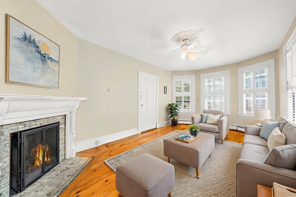 146 North St, Salem, Massachusetts, 1 Bedroom Bedrooms, 3 Rooms Rooms,1 BathroomBathrooms,Residential,For Sale,North St,73537295