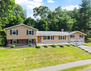9 Brookbridge Rd, Peabody, Massachusetts, 3 Bedrooms Bedrooms, 8 Rooms Rooms,1.5 BathroomsBathrooms,Residential,For Sale,Brookbridge Rd,73537367