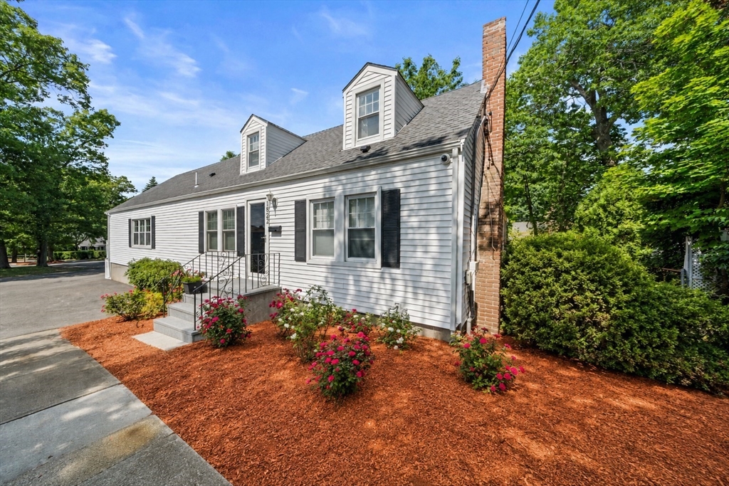 1822 Washington Street, Braintree, Massachusetts, 3 Bedrooms Bedrooms, 6 Rooms Rooms,2.5 BathroomsBathrooms,Residential,For Sale,Washington Street,73537117
