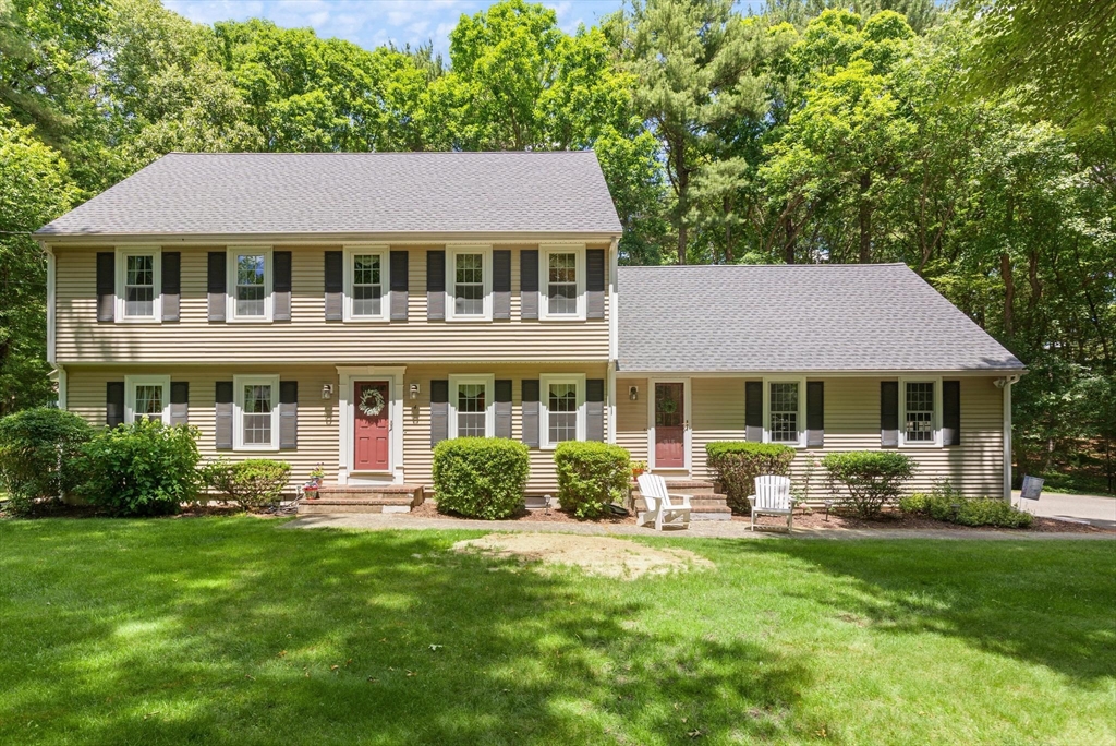 4 Quail Run Rd, Norfolk, Massachusetts, 4 Bedrooms Bedrooms, 8 Rooms Rooms,2.5 BathroomsBathrooms,Residential,For Sale,Quail Run Rd,73537119