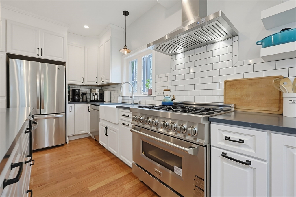53 Fairbanks St, Boston, Massachusetts, 6 Bedrooms Bedrooms, 11 Rooms Rooms,2.5 BathroomsBathrooms,Residential,For Sale,Fairbanks St,73537121