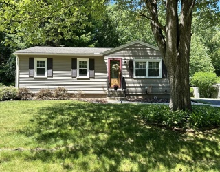 170 Treetop Ave, Springfield, Massachusetts, 3 Bedrooms Bedrooms, 5 Rooms Rooms,2 BathroomsBathrooms,Residential,For Sale,Treetop Ave,73537118