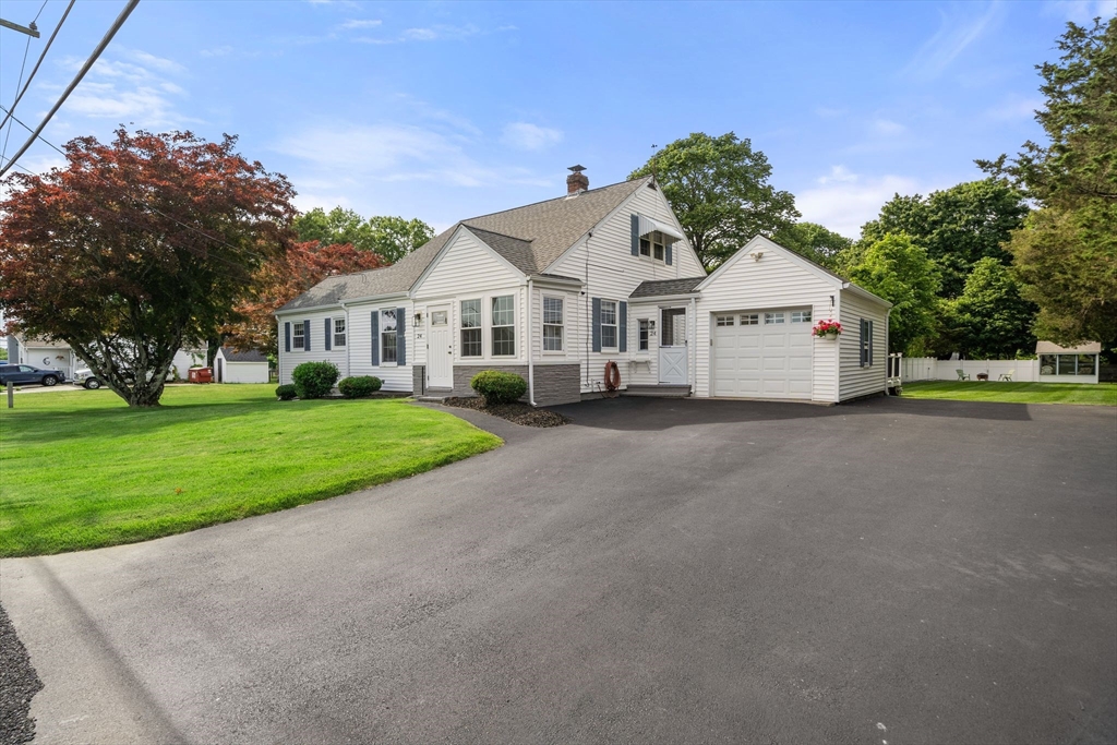 24 Wilbur St, Raynham, Massachusetts, 4 Bedrooms Bedrooms, 8 Rooms Rooms,2 BathroomsBathrooms,Residential,For Sale,Wilbur St,73537122