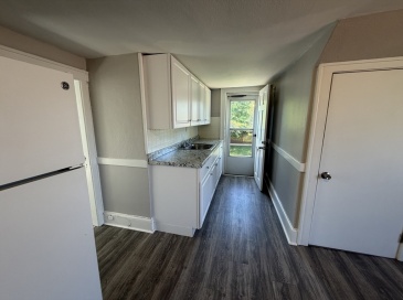 636 Mckinstry Ave, Chicopee, Massachusetts, 2 Bedrooms Bedrooms, 4 Rooms Rooms,1 BathroomBathrooms,Residential Lease,For Rent,Mckinstry Ave,73537374