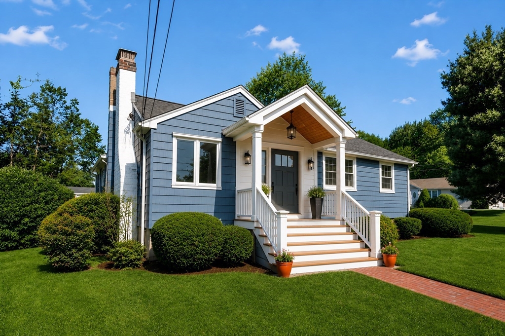 3 Rindone St, Holbrook, Massachusetts, 3 Bedrooms Bedrooms, 6 Rooms Rooms,2 BathroomsBathrooms,Residential,For Sale,Rindone St,73537124