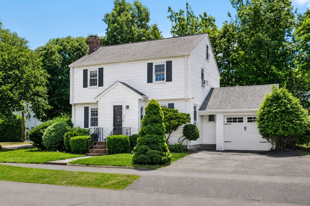 35 Craig Street, Milton, Massachusetts, 3 Bedrooms Bedrooms, 8 Rooms Rooms,1.5 BathroomsBathrooms,Residential,For Sale,Craig Street,73537274