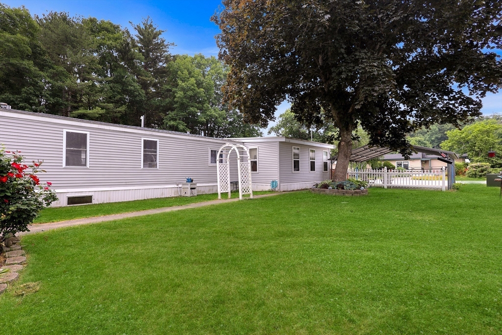 2 Wendy Way, Merrimac, Massachusetts, 2 Bedrooms Bedrooms, 5 Rooms Rooms,2 BathroomsBathrooms,Residential,For Sale,Wendy Way,73537037