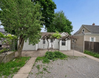 370 Pleasant St, Pawtucket, Rhode Island, 2 Bedrooms Bedrooms, 3 Rooms Rooms,1 BathroomBathrooms,Residential,For Sale,Pleasant St,73537042