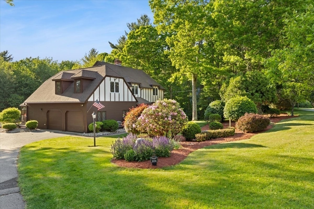 7 Sears Island Dr, Lakeville, Massachusetts, 3 Bedrooms Bedrooms, 9 Rooms Rooms,2.5 BathroomsBathrooms,Residential,For Sale,Sears Island Dr,73537378
