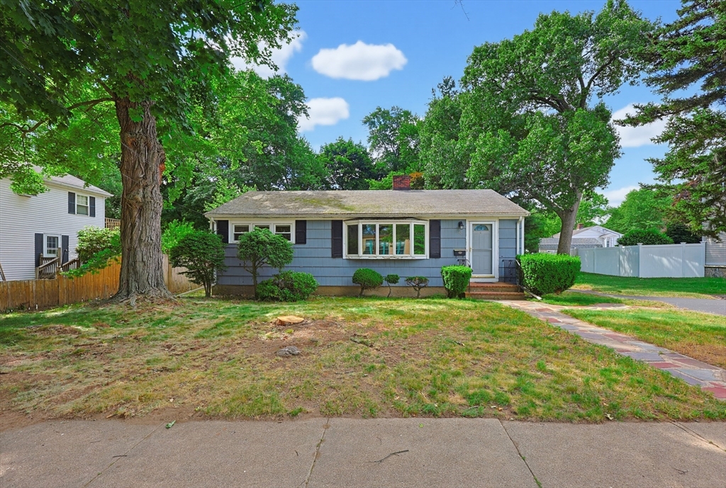 10 Magnolia Ter, Stoneham, Massachusetts, 3 Bedrooms Bedrooms, 5 Rooms Rooms,1 BathroomBathrooms,Residential,For Sale,Magnolia Ter,73537387